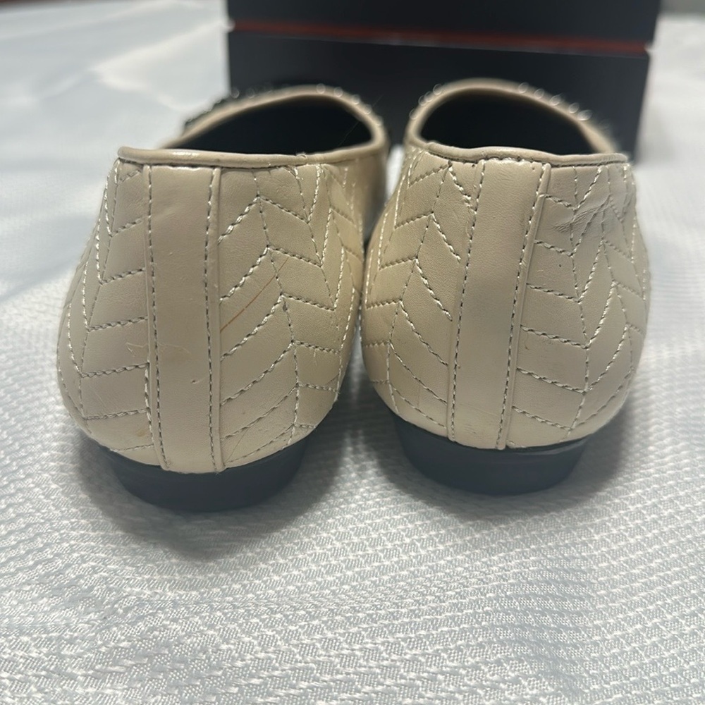 AEROSOLES Cream and Black Flats Versatile Comfort - Picture 5 of 6